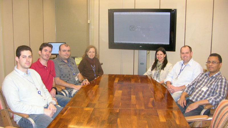 Na foto, parte da equipe que trabalhou no projeto: Leandro, Eder, Cristiano, Fátima, Fernanda, Sérgio e Júlio - foto tirada em 07/10/2010