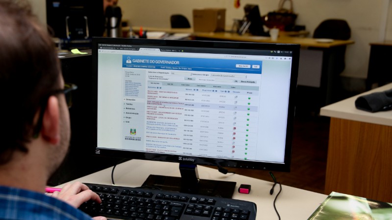 Governo moderniza encaminhamento de demandas//