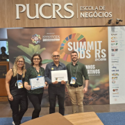 Representantes das Comissões da Procergs: Cláudia Salgueiro (ESG), Aline Medeiros e Jaime Costa (D&I) e Guilherme Neves (ESG)